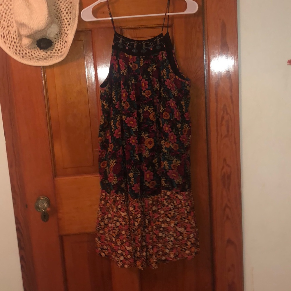 Dress - Picture 7 of 7